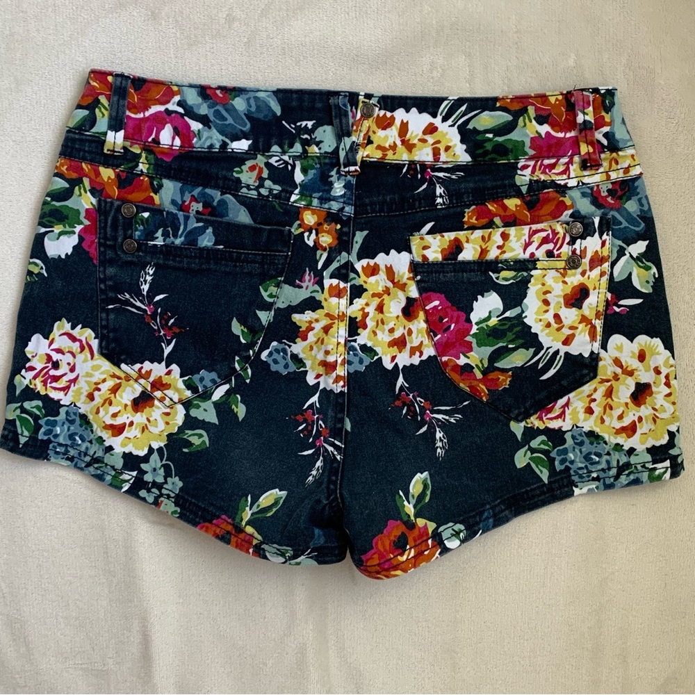 CI SONO  Denim Shorts/Hot Pants Bright Vivid Floral‎ Pockets JR/MISSY SIZE L - Picture 2 of 8